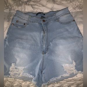 Stretchy shorts size 15 in fashion nova feels more like a size 12 or 14